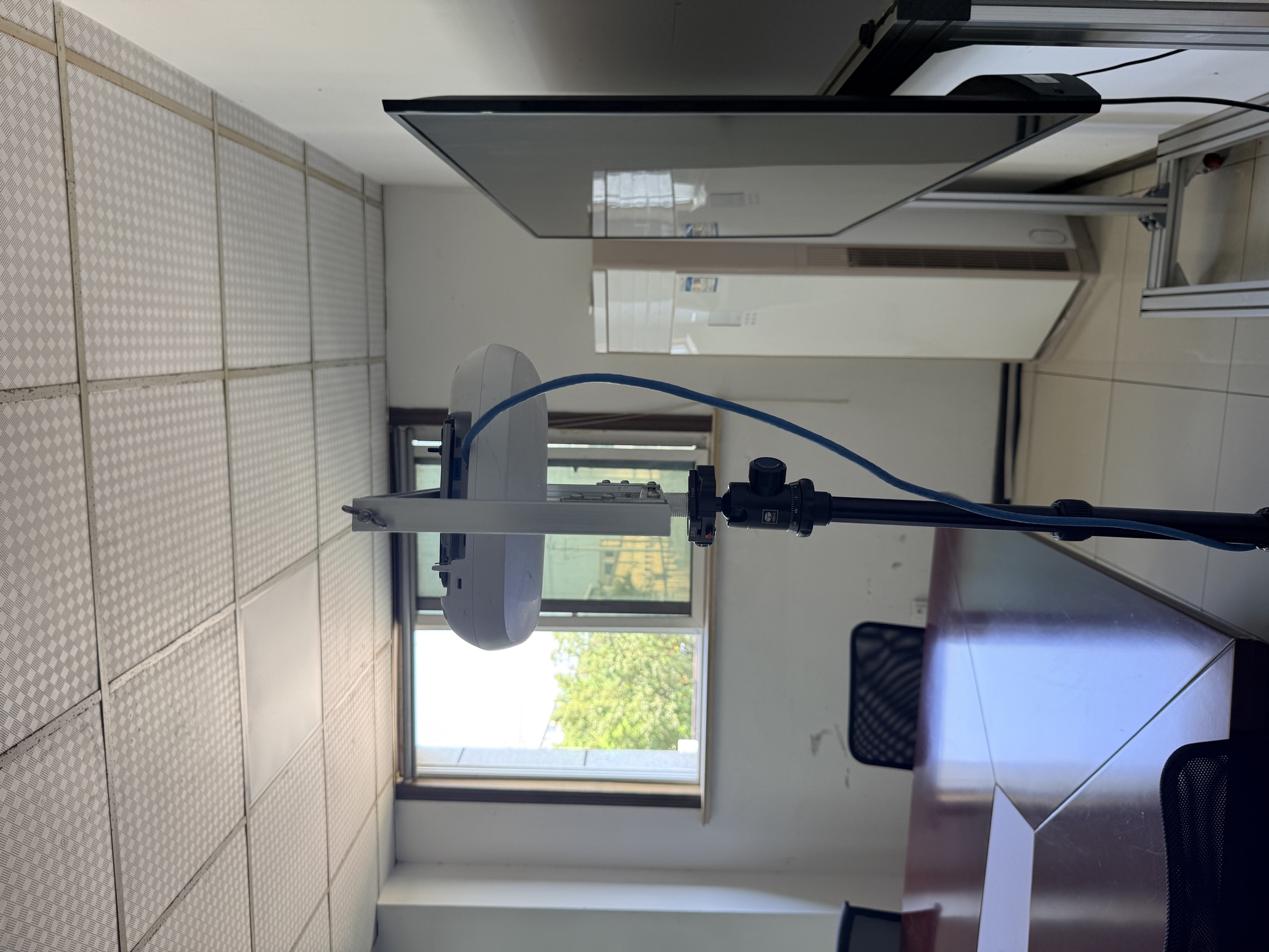 Access point mounted horizontally in a frame for an indoor wireless survey